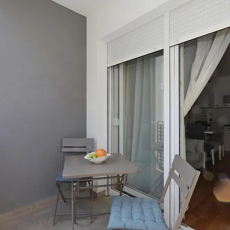 Charming Sparcle In Dalmatia Apartment