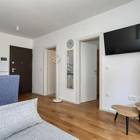 Charming Sparcle In Dalmatia Apartment *