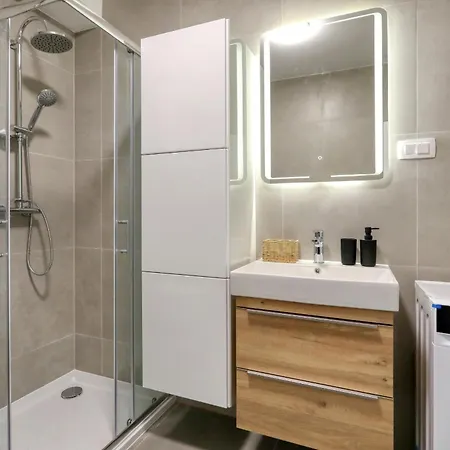 Charming Sparcle In Dalmatia Apartment